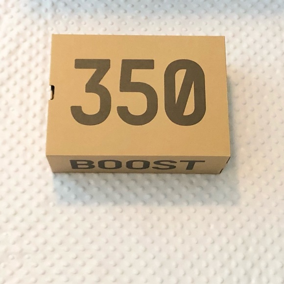 YEEZY Boost 350 V2 “Light” - Picture 2 of 8